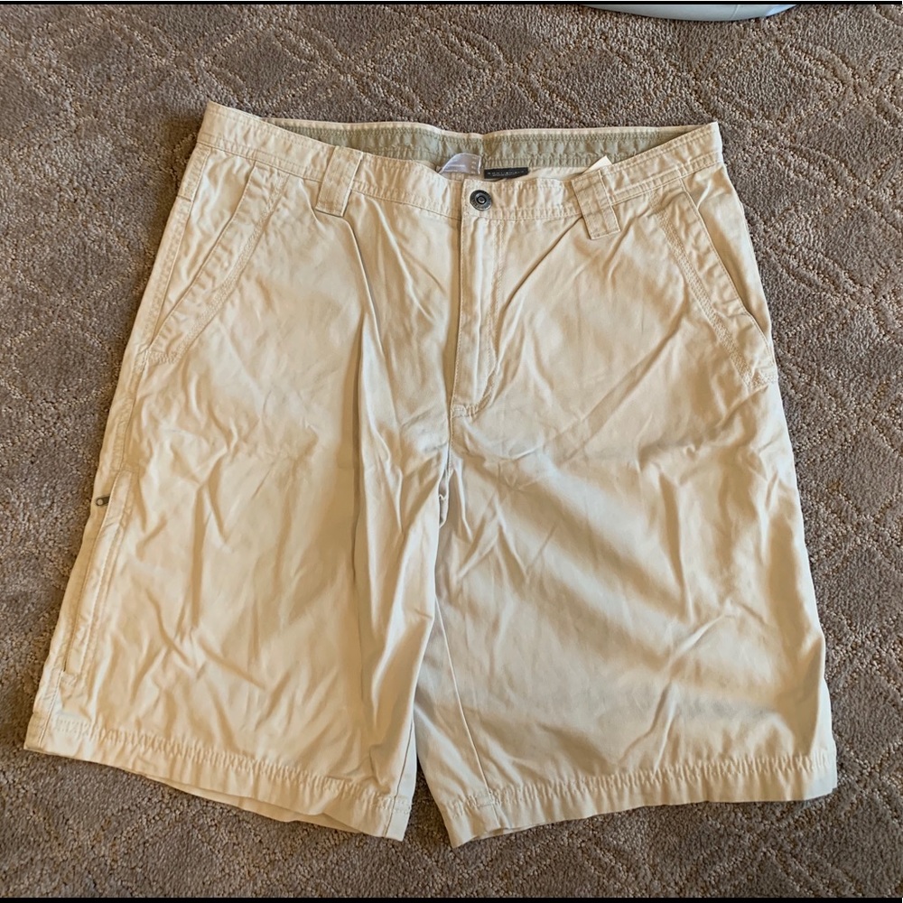 Columbia sportswear Omni-shield khaki shorts